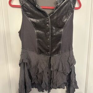 Gimmicks by BKE Gray Sleeveless Top